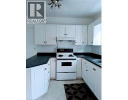 185 HIGHLAND Road W - 7