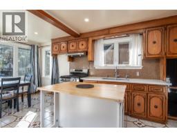 48 CHRISTOPHER Drive - 12
