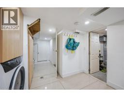 405 WELLINGTON Street N - 27