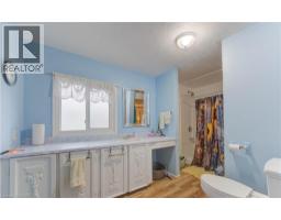 215 LANCASTER Street W - 25