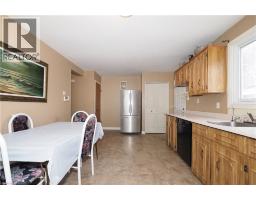 10 BALFOUR Crescent - 10