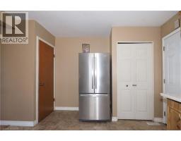 10 BALFOUR Crescent - 11