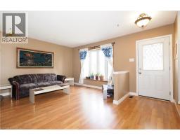 10 BALFOUR Crescent - 4