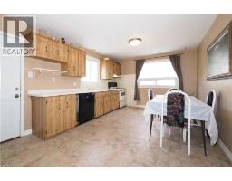 10 BALFOUR Crescent - 9
