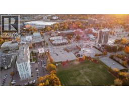 824 KING Street W - 15
