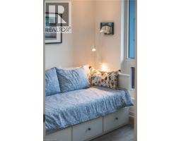 15 WELLINGTON Street S UnitNo. 909 - 25