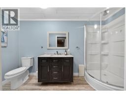 14 CHIPPEWA Street W - 32
