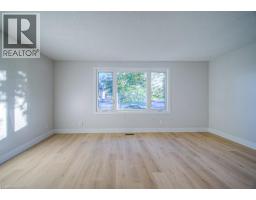 563 ELGIN Street N - 14