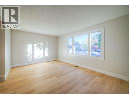 563 ELGIN Street N - 15