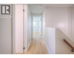 563 ELGIN Street N - 17