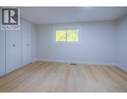 563 ELGIN Street N - 20