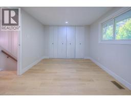 563 ELGIN Street N - 21