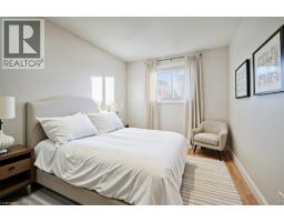 563 ELGIN Street N - 23