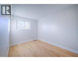 563 ELGIN Street N - 26