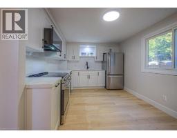 563 ELGIN Street N - 9