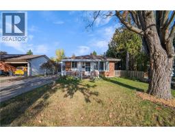 1676 HOLLEY Crescent - 1