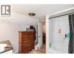 12 SENECA Street - 24