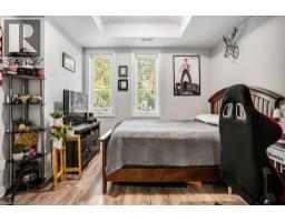 25 ISHERWOOD Avenue UnitNo. 32 - 27