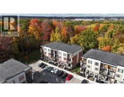 25 ISHERWOOD Avenue UnitNo. 32 - 7