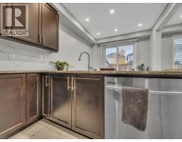 19 PICKETT Place - 17
