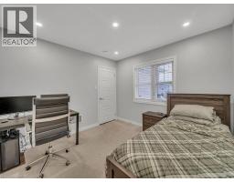 19 PICKETT Place - 32
