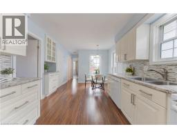 113 WAKE ROBIN Drive - 12