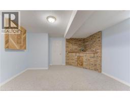 113 WAKE ROBIN Drive - 32