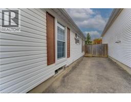 113 WAKE ROBIN Drive - 43