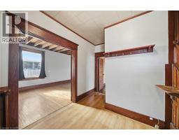 160 HEAD Street N - 11