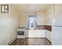 160 HEAD Street N - 21