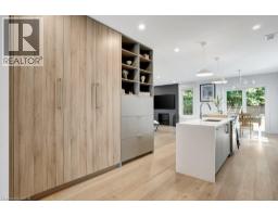 2208 RED THORNE Avenue - 16