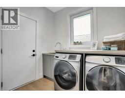 2208 RED THORNE Avenue - 21