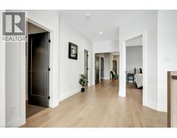 2208 RED THORNE Avenue - 32