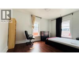 30 REGINA Street N - 5