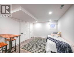 30 DUNBAR Road S - 33