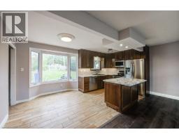 550 FERNDALE Avenue - 11
