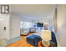 18 HILLTOP Drive - 5