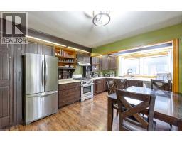 1037 WARWICK Street - 10