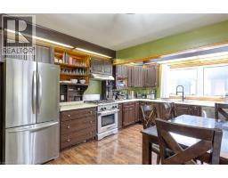 1037 WARWICK Street - 11