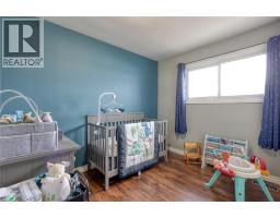 1037 WARWICK Street - 18