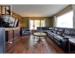 1037 WARWICK Street - 7