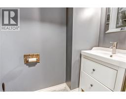 214 RICHARDSON Drive UnitNo. 28 - 11