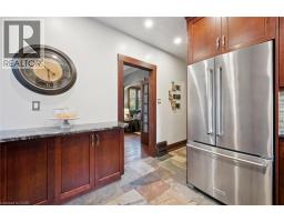 482 WELLINGTON Street N - 13