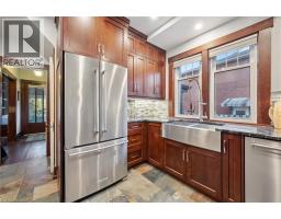 482 WELLINGTON Street N - 14