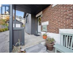 482 WELLINGTON Street N - 3