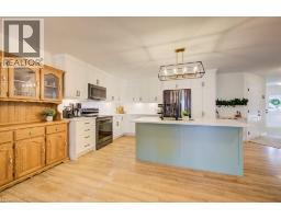 8 MALCOLM Crescent - 10