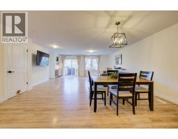 8 MALCOLM Crescent - 19