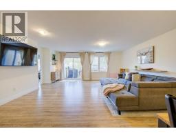 8 MALCOLM Crescent - 20