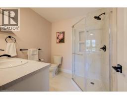 8 MALCOLM Crescent - 26