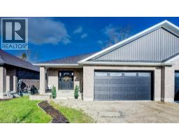 8 MALCOLM Crescent - 3